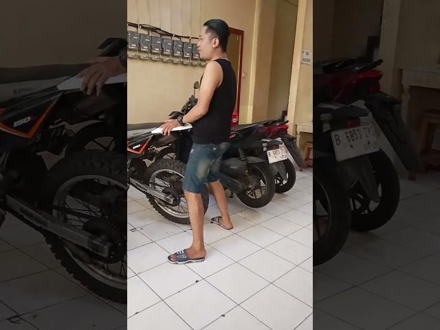 GAK ADA WANITA MOTOR JUGA JADI ORANG EDAN