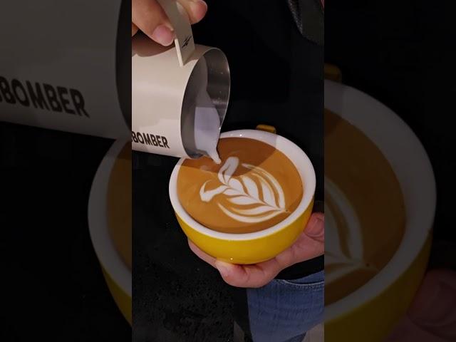 daily dose of coffee..#latteart #trending #youtubeshorts #coffeelover #trendingshorts #cafe