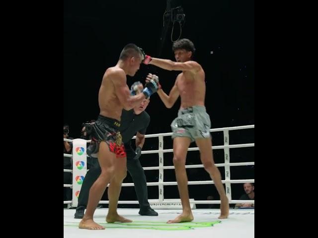Jabbing knees from Nabil Anane! 