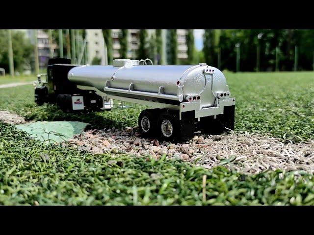 Convoy -  Rubber Duck RC truck MACK scale 1/43