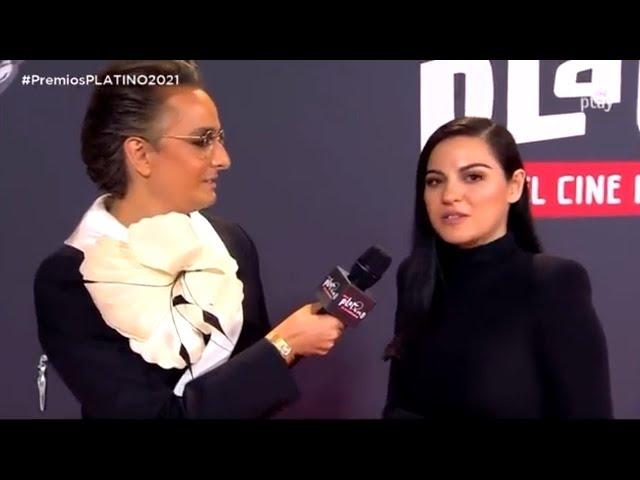 Maite Perroni no tapete vermelho dos Prêmios Platino 2021