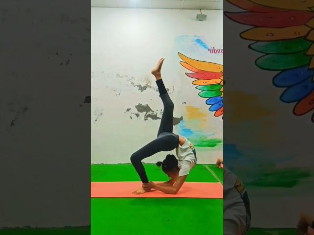 Elbow balancing chakkrasana .. #yoga #motivation #backflexibility #backbendyoga #influencer #shorts