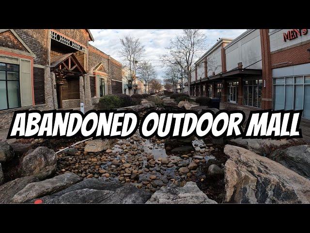 Exploring the Abandoned Commons at the Triangle Town Center | Raleigh, NC