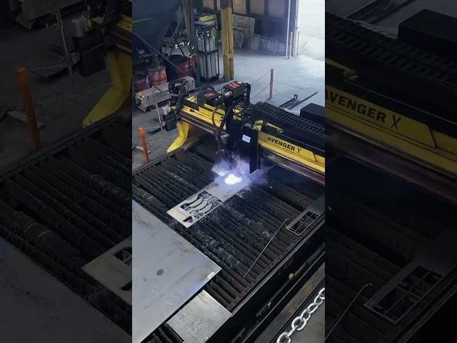 Den + Plasma Table = Precision. At Globe Machine, we carve innovation. #TimelapseTuesday