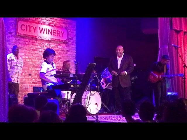 Justin lee Schultz Sitting in with Kevin Whalum at the Chicago City Winery