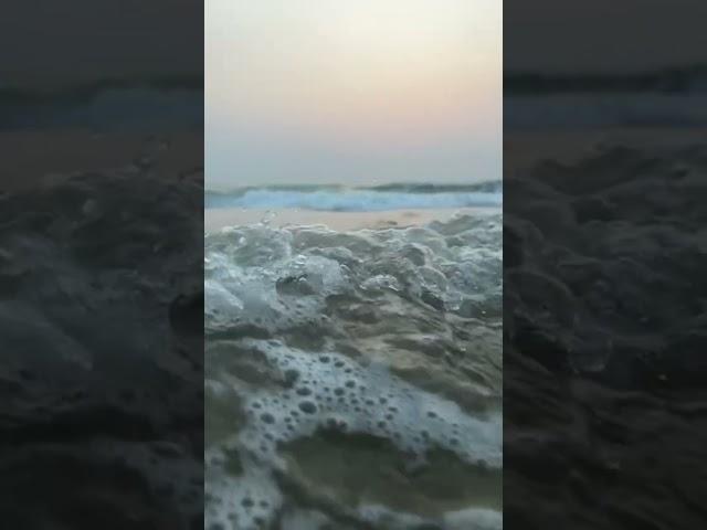 Every Beach tells us a-story every wave a thrill! Thats GOA! #shores #seaber