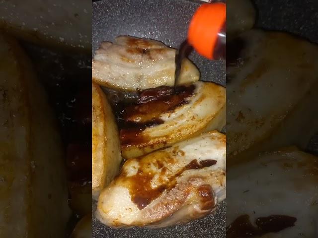 Мясо тает во рту. Томленая грудина ( прослойка ) в пиве.