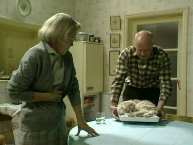 Victor Meldrew Finds a Cat in the Freezer | One Foot In The Grave