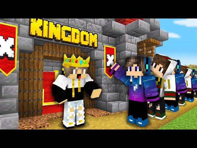 ماين كرافت ولكن انا الملك واحاول ان اقتل نفسي واصدقائي يحموني ( حماية الملك ) !!!