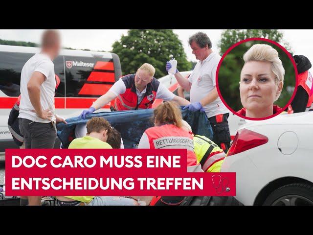 Reanimation auf dem Asphalt!  Kann Doc Caro dem Mann das Leben retten? | Doc Caro