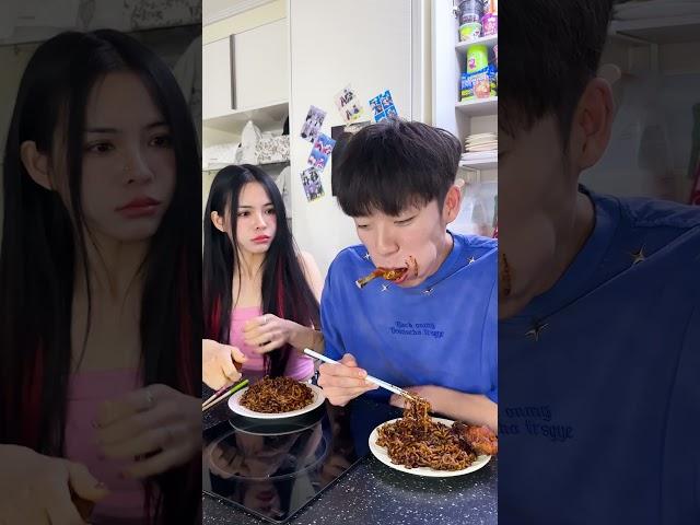 How these siblings share food #shorts #funny