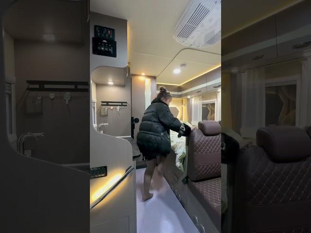 Storm RV, an immersive siesta. The 2020 Wutuo large-roof RV, three generations can travel together