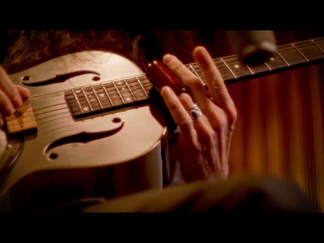 ROCKIN' ROOTS MUSIC • Old-School Foot-Stompin' Slide Guitar • "Hellhound Boogie"