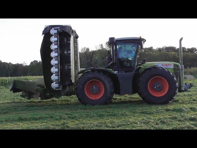 Mowing grass with Claas Xerion!