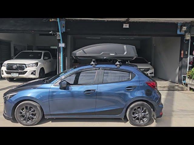 Mazda 2 ติดตั้ง กล่องใส่ของบนหลังคารถ THULE RoofBox Force XT M + แร็คหลังคา ตรงรุ่น ไม่เจาะตัวรถ