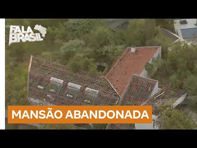 Mansão onde Hebe Camargo morou está abandonada e pode ir a leilão