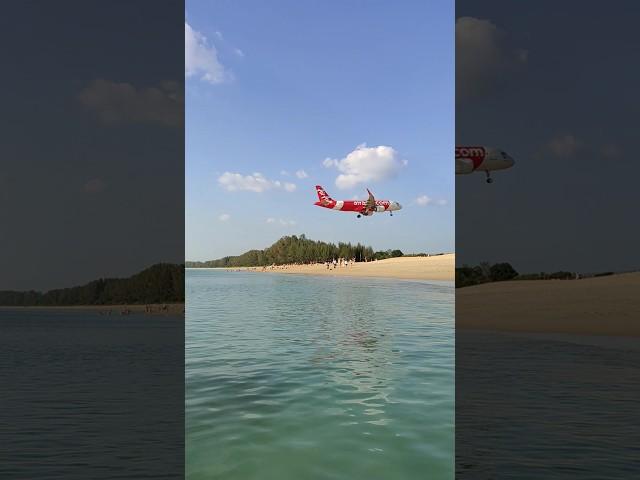 AirAsia Airbus A320 Low Landing Over Beach #hkt #phuket #thailand