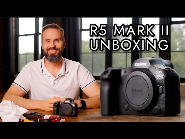 Canon EOS R5 Mark II: Unboxing