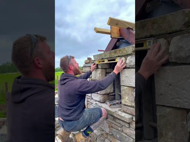 Building a old cottage #stonemasonry