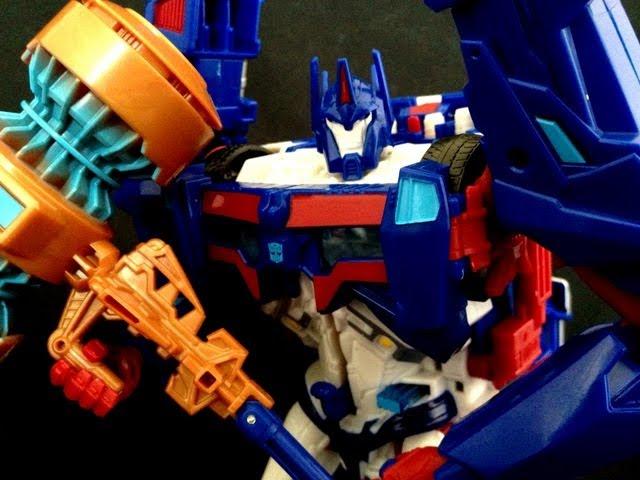Benscollectables reviews Transformers Prime Platinum Edition Ultra Magnus