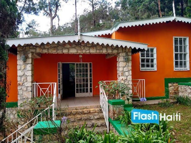 Maison a Vendre Kenscoff Haiti   Chalet 2 Chambres, 2 Toilettes