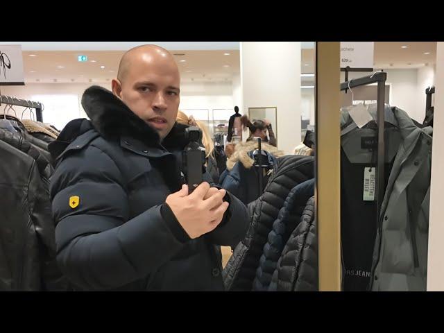 La shopping in Mall sa luam Blugi Mango pentru Roxi si Geaca de iarna Wellensteyn pentru mine