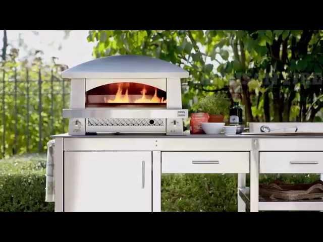 Make Great Pizzas at Home with the Kalamazoo Outdoor Pizza Oven