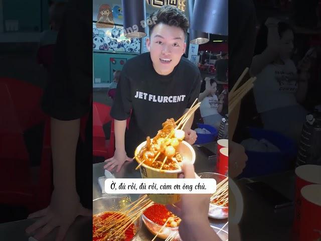 Khi bạn có một nhóm bạn bán hàng rong. #food #shortvideo #thanhdop #gicungdop #mukbang