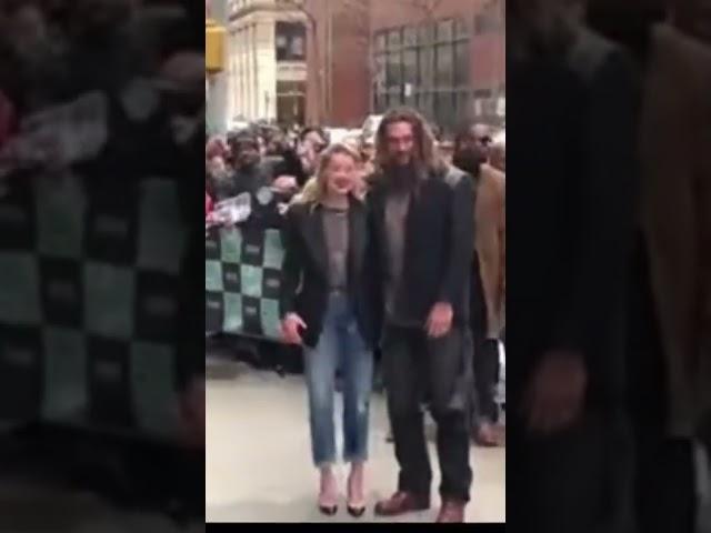 jason momoa pushes amber heard away?!