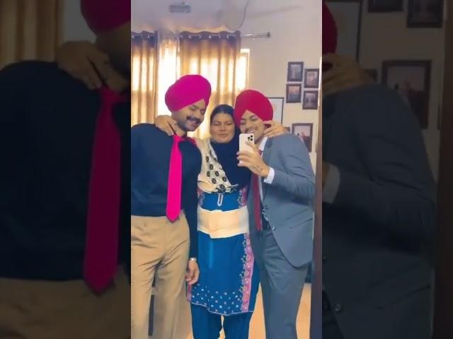 Mummy ️️ | Anmol Bhullar ￼