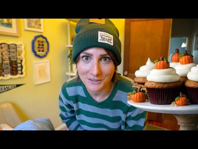 Baking Pumpkin Cupcakes, Richmond's 2nd Street Festival & Fall Clothes Try On! | Vlogtober Day 8