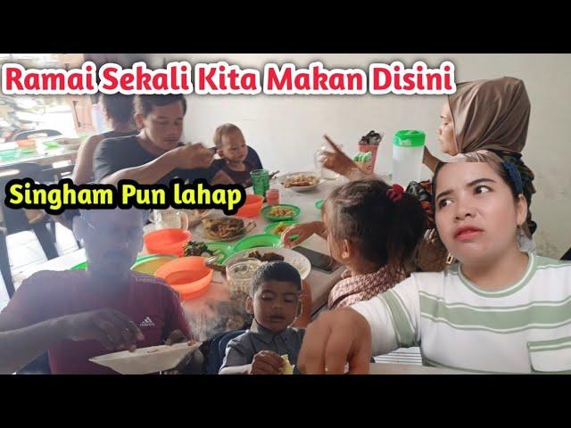 Kedai Makan Yang Murah Dan Banyak Menu Lauknya || Tapi sambalnya Pulak Masin sekali