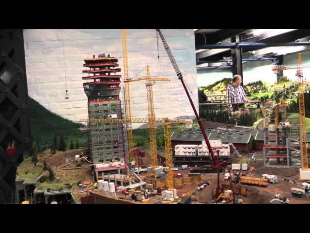 Building place with cranes and Bonk o' Bonk hammer installation, Miniatur Wunderland, Hamburg