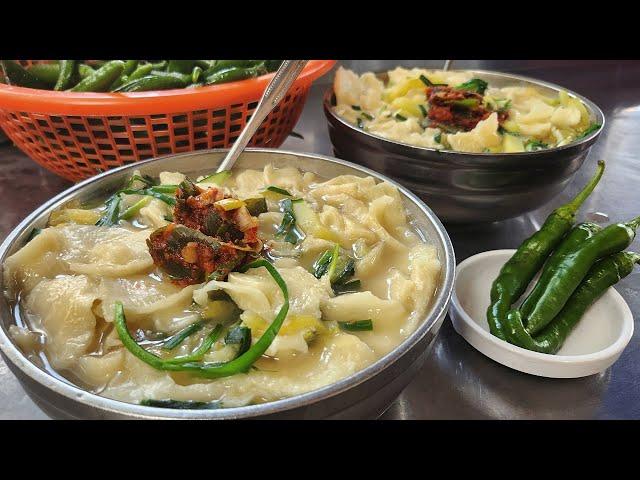 타들어가는 뙤약볕 아래 노상 국수집에 1시간씩 줄서는 이유?! Korean street food