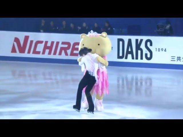 NHK19 Gala - Yuzuru Hanyu playing with mascots!