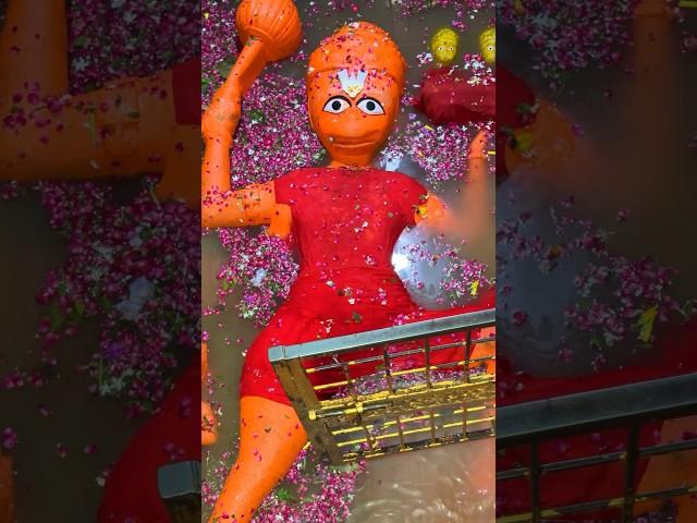 Shree Bade Hanuman Ji Ko Maa Ganga Ne Karaya Snaan | #shreebadehanumanji #ganga #ghumakkadprayagi