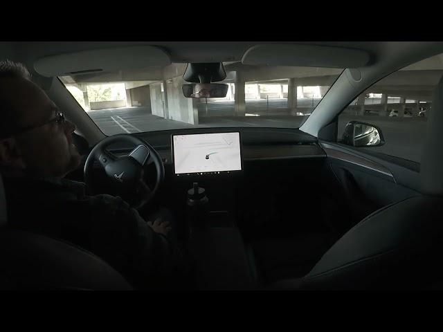 Tesla FSD 12.5.2!  Escapes a parking garage ️