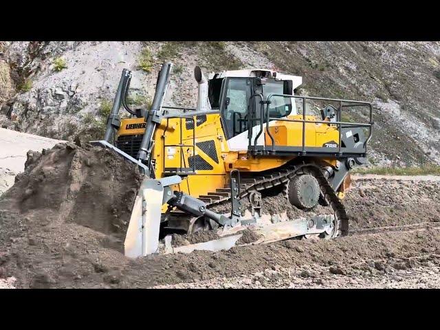 Liebherr PR766 05 Dozer - Year: 2022 - 68 Hours - New! CE Certified