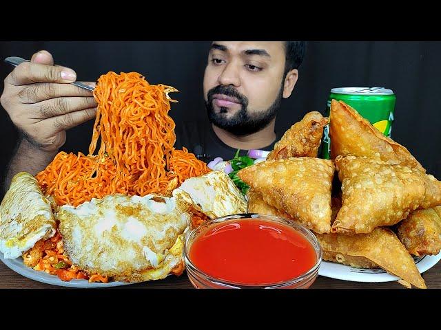 SCHEZWAN NOODLES, CHICKEN SAMOSA/ SAMUCHA, FRIED EGGS, TOMATO SAUCE, CHILI, ASMR MUKBANG EATING SHOW