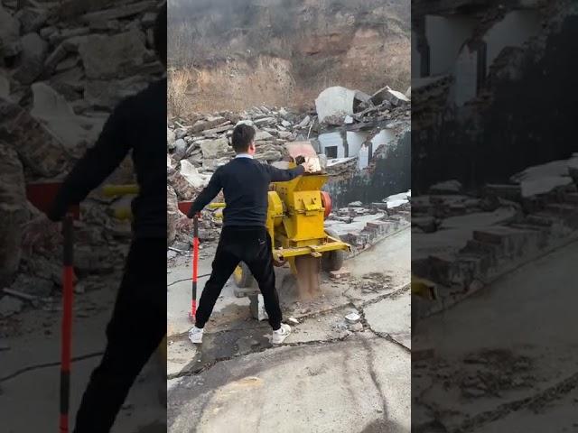 Easy to move, construction waste crushed and reused