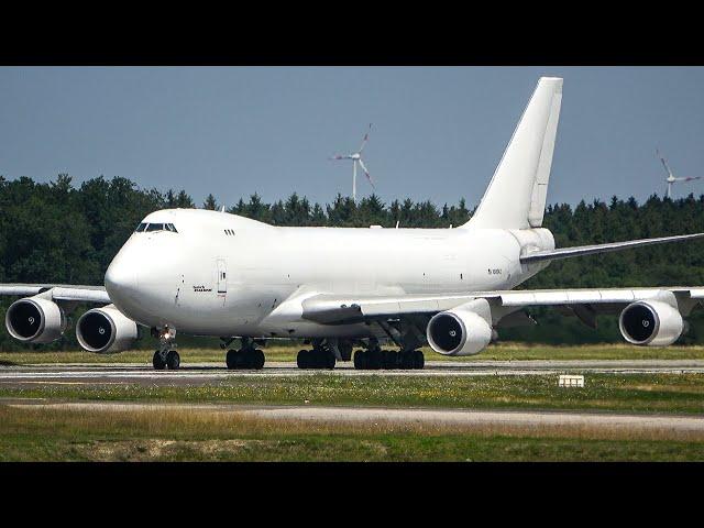 BOEING 747 DEPARTURE + LANDING with the MOON rising behind (4K)