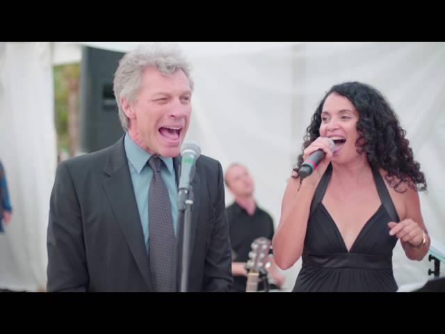 Jon Bon Jovi canta Living on a Prayer em festa de casamento e faz sucesso na web