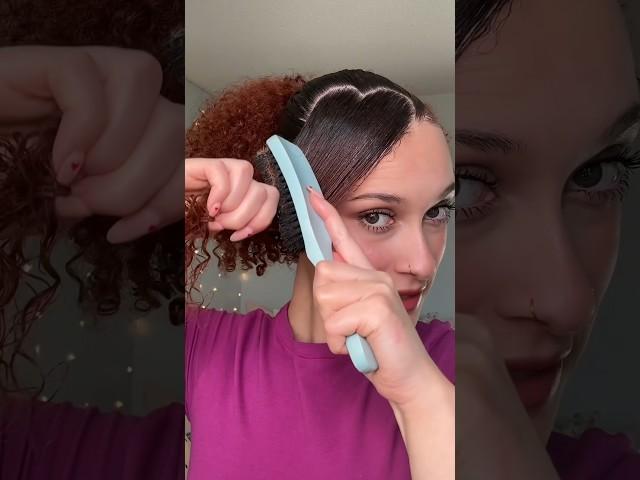 CUTE HEART SHAPED SIDE SWOOP HAIRSTYLE!! #curlyhair #hairstyletutorial #easyhairstyles