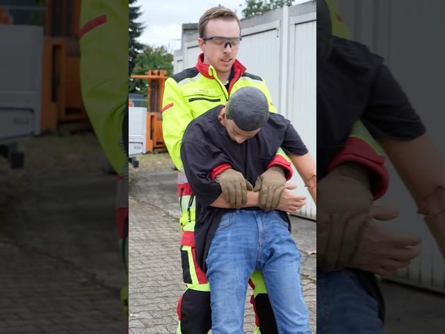 Life-Saving Car Rescue with the Rautek Maneuver  #ambulance #paramedic #emergency #firstaid