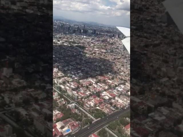 Aterrizaje de avión en la Ciudad de México, Distrito Federal en Septiembre de 2017