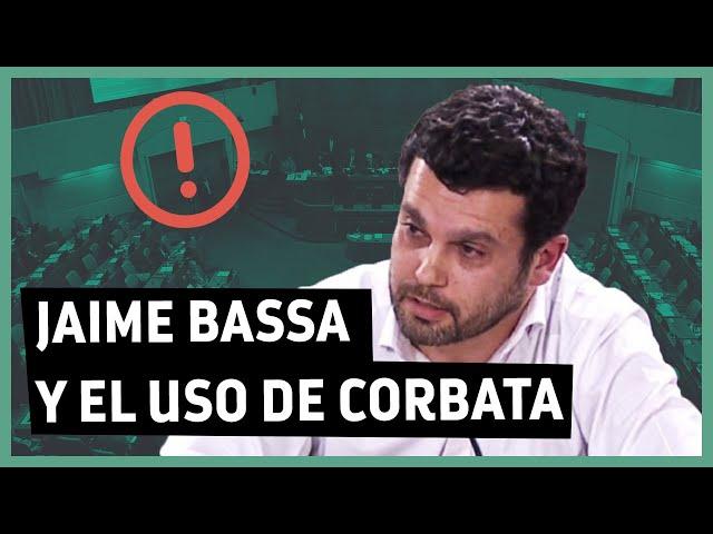 Diputados critican vestimenta de abogado y reciben contundente respuesta
