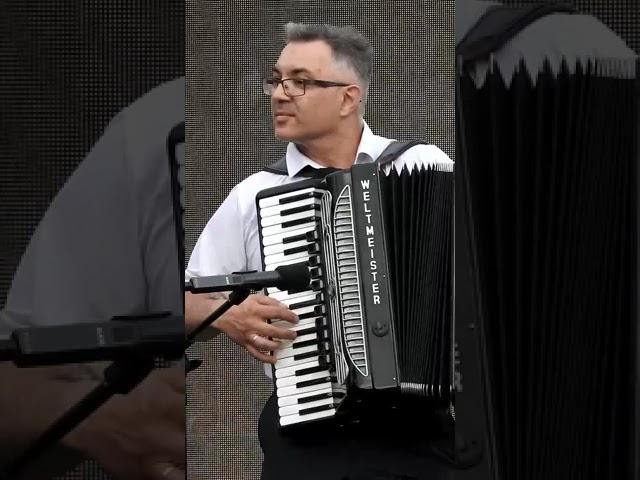 Крымско татарская музыка на Майдане. #музыка