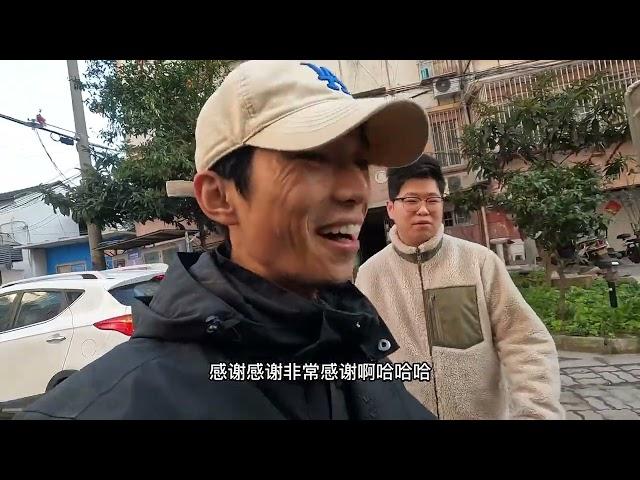 用两瓶酒换了一台车，你们希望把它改成什么样子？#318 #旅行 #穷游中国