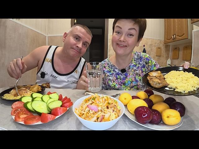 Мукбанг Вован ЗАТЫКАЕТ мне рот, уж слишком МНОГО я НАГОВОРИЛА! Болталка и Семейный ужин в России