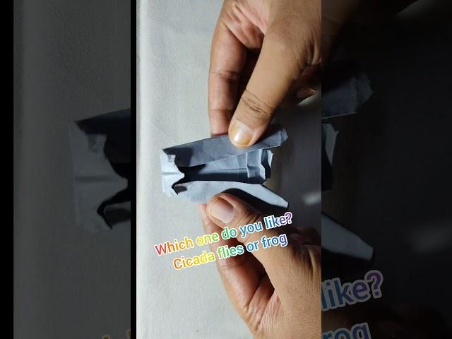 Cicada flies/ frog #jeremyshaferorigami #cicada #origami #origamifrog #flies